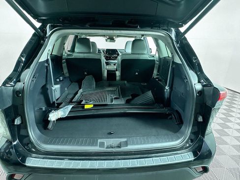 Certified 2024 Toyota Highlander XLE image 23