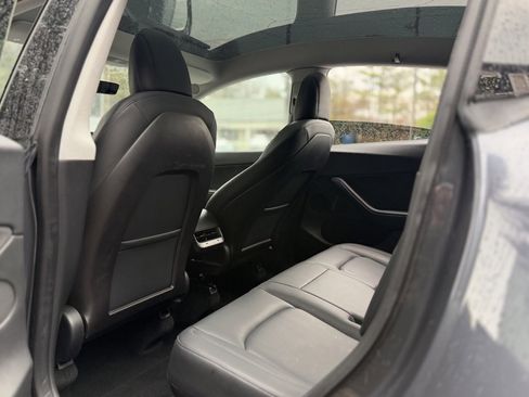 Used 2020 Tesla Model Y Long Range image 30