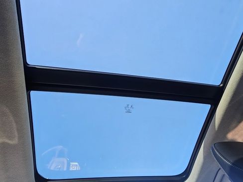 Certified 2025 Volvo XC40 B5 Core w/ Climate Package image 26