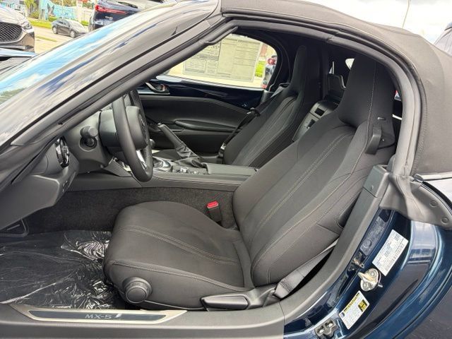 Used 2026 MAZDA MX-5 Miata Club w/ Interior Package RWD image 8