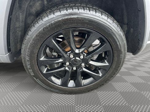 Used 2021 Jeep Grand Cherokee Laredo X AWD/4WD image 29
