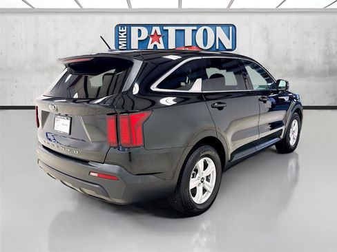 Used 2021 Kia Sorento LX FWD image 7