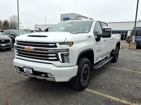 Used 2023 Chevrolet Silverado 2500 High Country image 38
