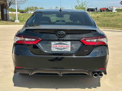 Used 2023 Toyota Camry SE image 4