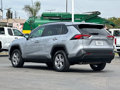 Used 2025 Toyota RAV4 XLE AWD/4WD image 3