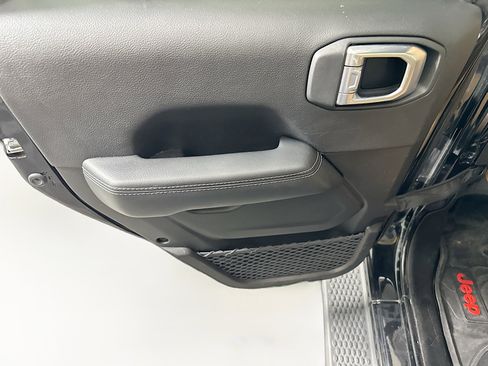 Used 2022 Jeep Wrangler Sahara w/ Cold Weather Group image 25