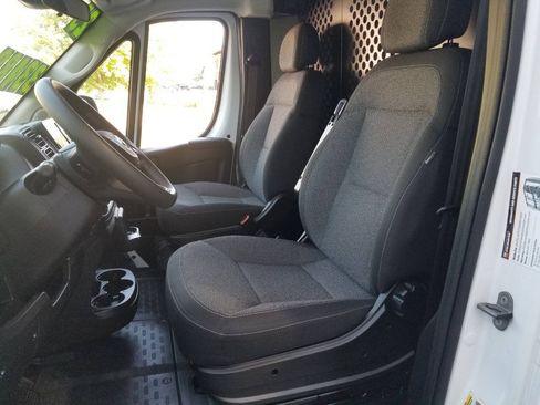 Used 2025 RAM ProMaster 2500 w/ U-Haul Equipment Group FWD image 11