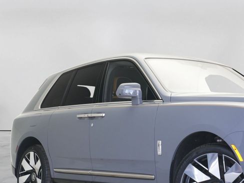 New 2026 Rolls-Royce Cullinan AWD/4WD image 39