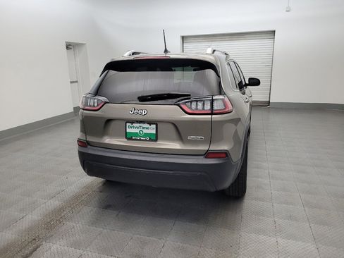 Used 2019 Jeep Cherokee Latitude Plus image 9