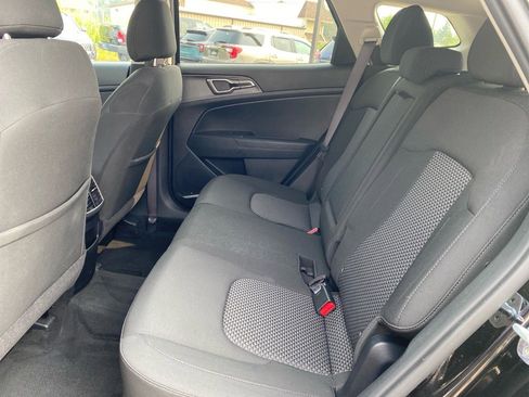 Used 2023 Kia Sportage LX image 24