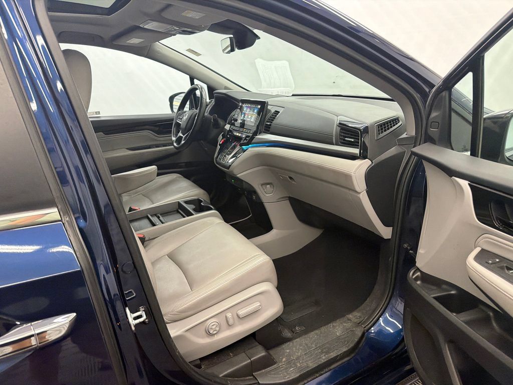 Used 2023 Honda Odyssey Touring image 15