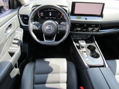 Certified 2024 Nissan Rogue SL FWD image 19