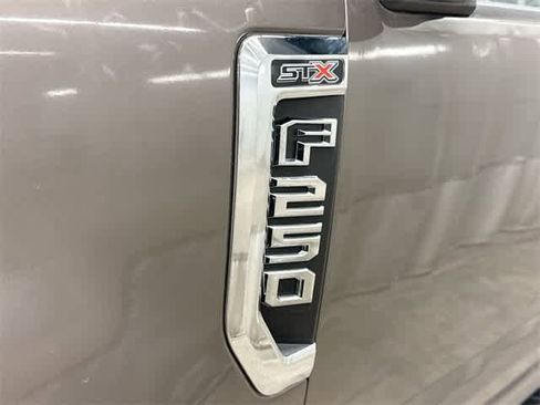 Used 2020 Ford F250 XL w/ STX Appearance Package image 18