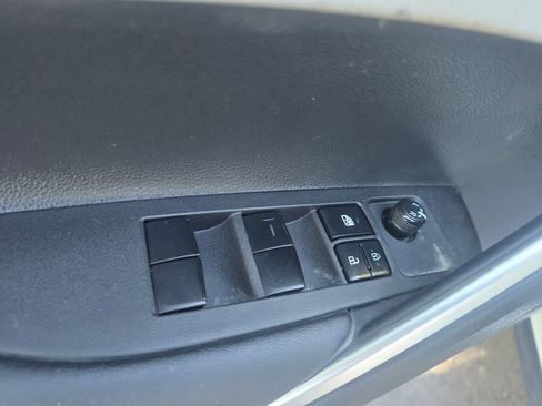 Used 2023 Toyota Corolla Cross LE w/ Moonroof Package AWD/4WD image 16