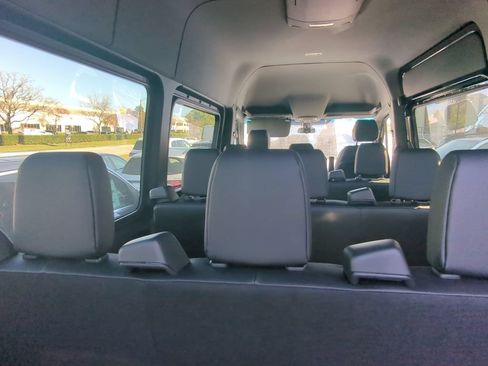 Used 2025 Mercedes-Benz Sprinter 2500 image 23