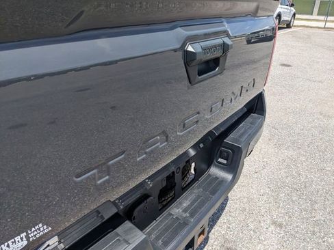 Used 2024 Toyota Tacoma SR5 AWD/4WD image 12