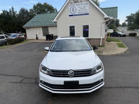 Used 2016 Volkswagen Jetta SEL w/ Lighting Package FWD image 2
