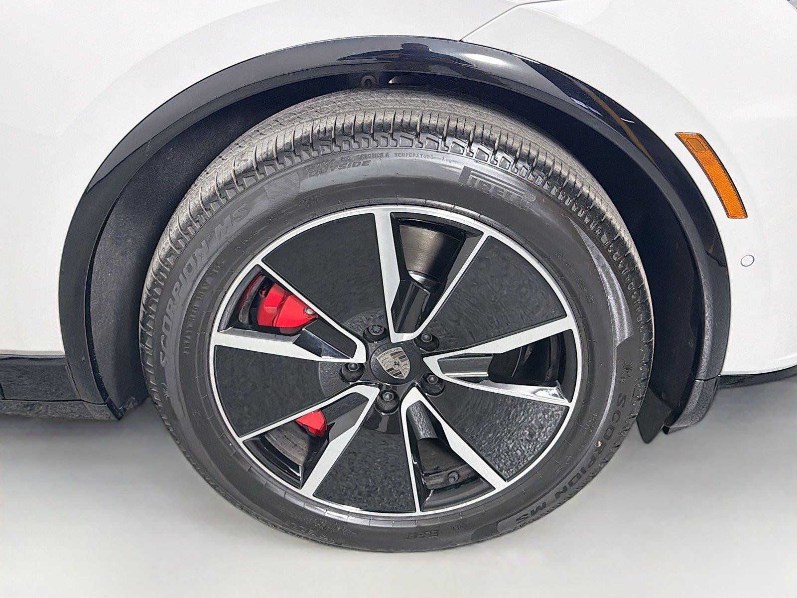 Used 2026 Porsche Macan Turbo Electric AWD/4WD image 14