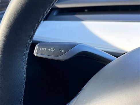 Used 2024 Tesla Model Y Long Range image 14
