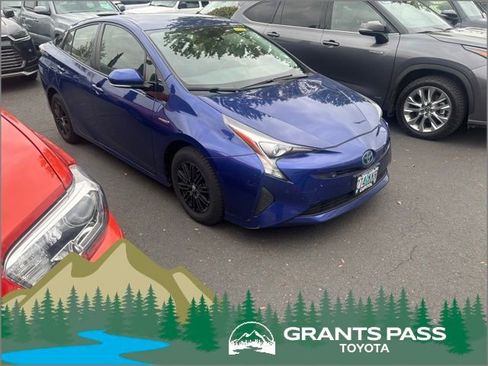 Used 2017 Toyota Prius Three image 1