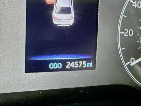 Used 2025 Toyota Corolla LE image 19