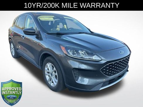Used 2020 Ford Escape SE image 1