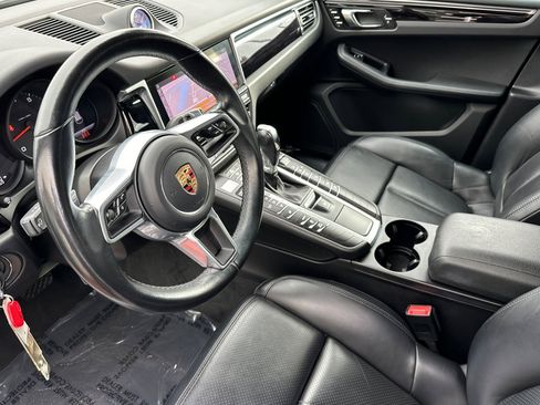 Used 2020 Porsche Macan image 13