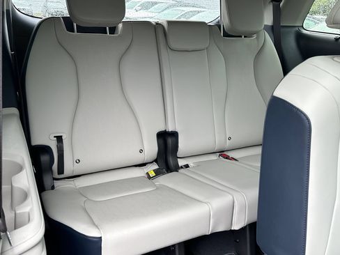 New 2026 Kia Carnival SX w/ SX Dark Edition Package FWD image 15