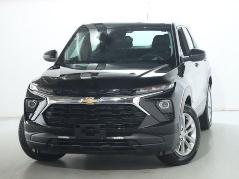 Used 2024 Chevrolet TrailBlazer LS image 3