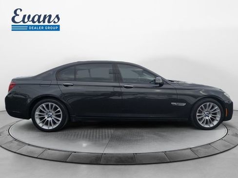 Used 2015 BMW 750Li xDrive image 9