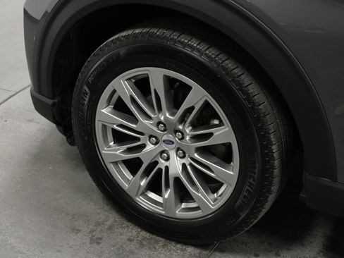 Used 2026 Ford Explorer Platinum AWD/4WD image 10