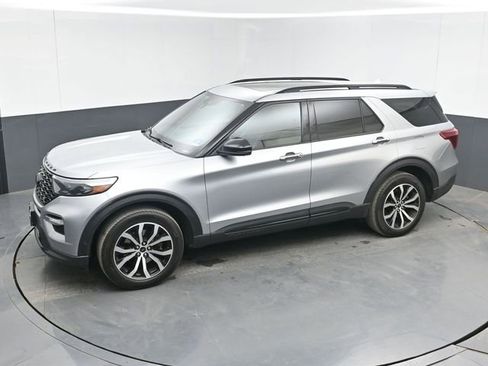 Used 2020 Ford Explorer ST w/ Premium Technology Package AWD/4WD image 22