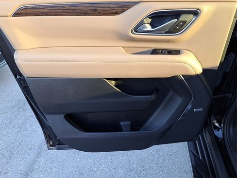 Used 2024 Chevrolet Suburban Premier image 11