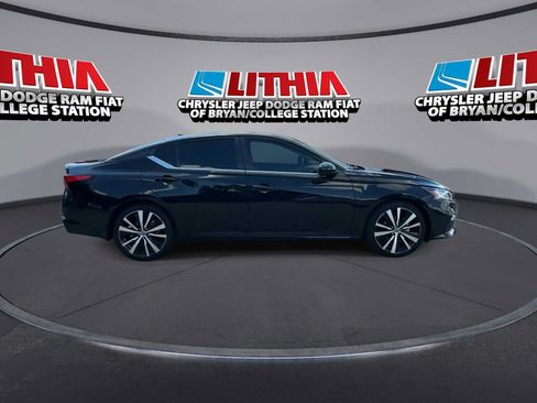 Used 2021 Nissan Altima 2.5 SR FWD image 9