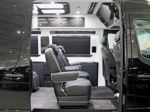 Used 2024 Mercedes-Benz Sprinter 3500 image 28
