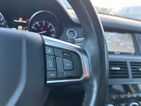 Used 2015 Land Rover Discovery Sport HSE image 30