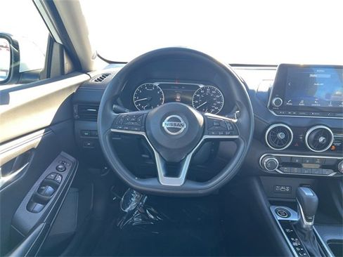 Used 2023 Nissan Sentra SV image 15