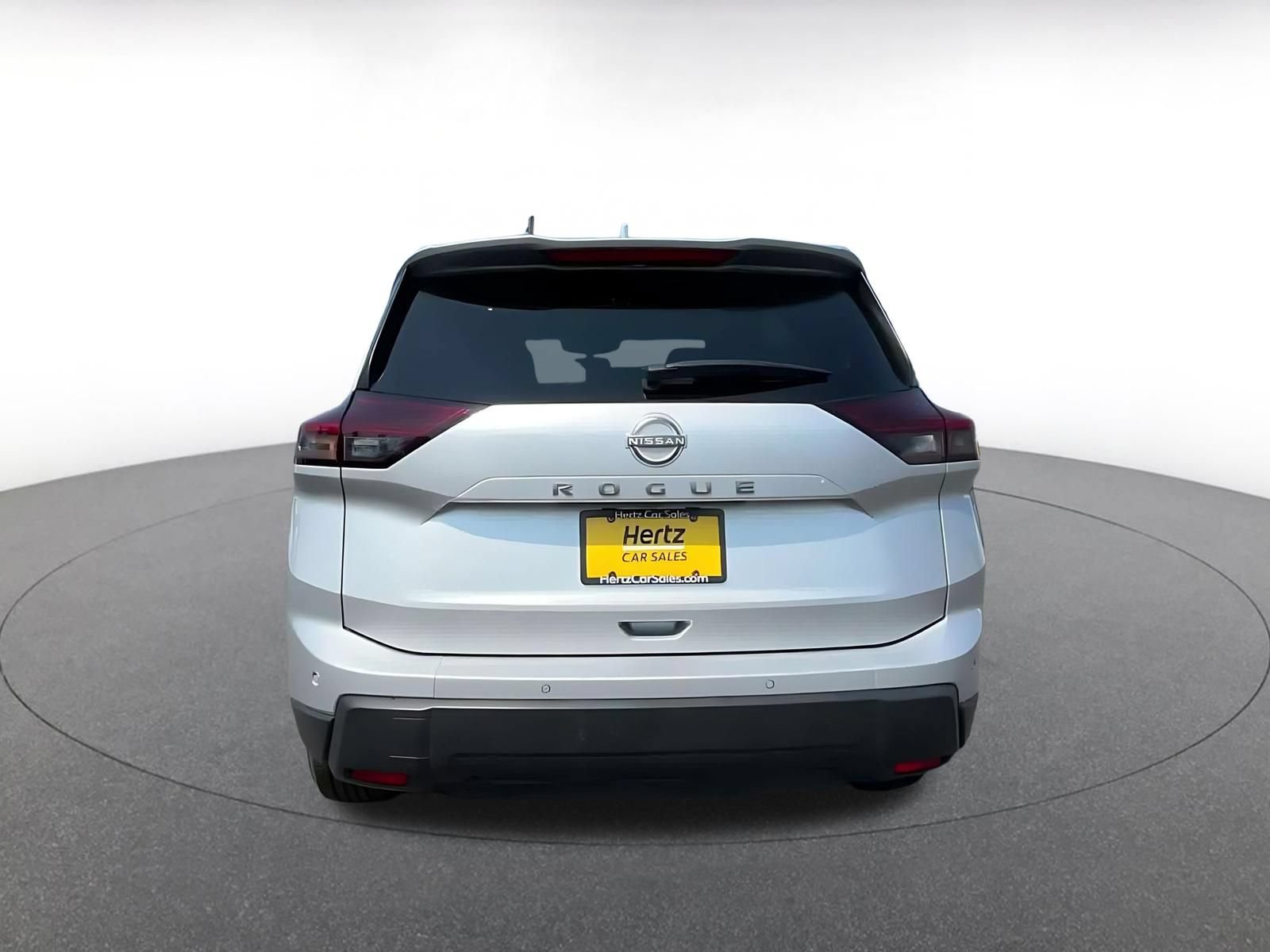 Used 2025 Nissan Rogue SV FWD image 12