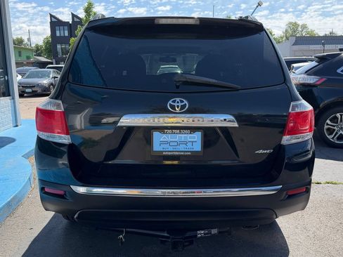 Used 2012 Toyota Highlander SE w/ Tow Pkg AWD/4WD image 4
