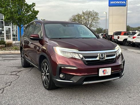 Used 2022 Honda Pilot Touring image 1