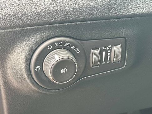 Used 2021 Jeep Compass Latitude w/ Sun and Sound Group AWD/4WD image 14
