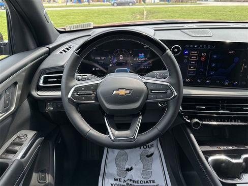 New 2025 Chevrolet Traverse LT w/ Enhanced Driving Package image 14