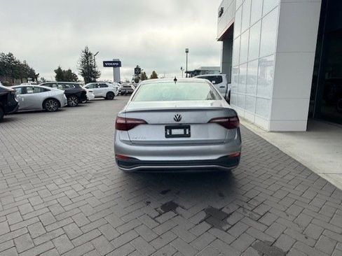 Used 2024 Volkswagen Jetta S image 3