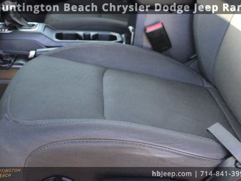 Used 2022 Jeep Gladiator Sport image 40