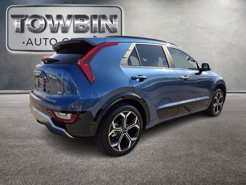 Used 2024 Kia Niro SX Touring image 5