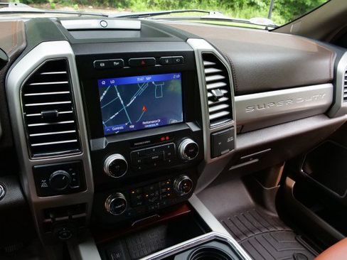 Used 2021 Ford F350 King Ranch w/ King Ranch Ultimate Package AWD/4WD image 17