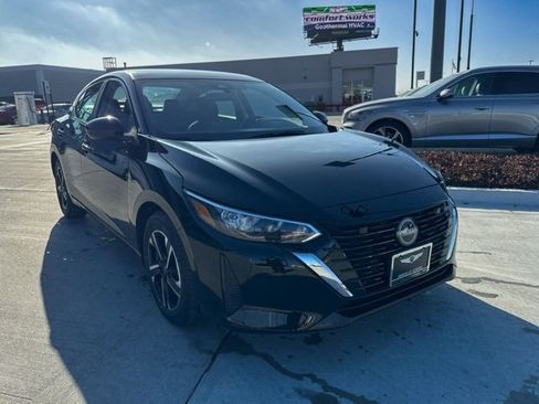 Used 2025 Nissan Sentra SV image 9