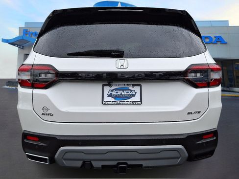 Certified 2024 Honda Pilot Elite image 5