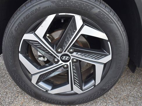 Used 2022 Hyundai Tucson Limited w/ Cargo Package FWD image 12