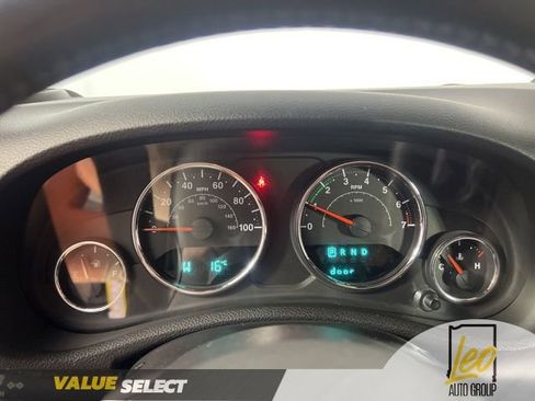 Used 2015 Jeep Wrangler Unlimited Sahara AWD/4WD image 18